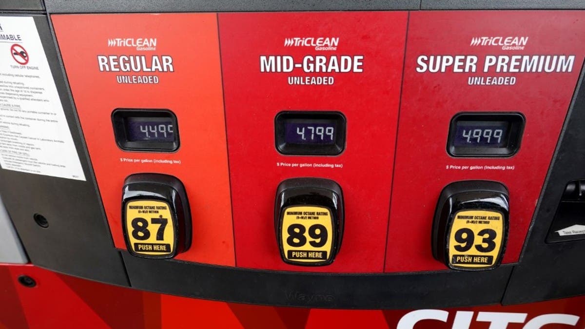 سعر-الوقود-في-أميركا-يسجل-أعلى-مستوى-على-الإطلاق-متجاوزاً-5-دولارات-للغالون
