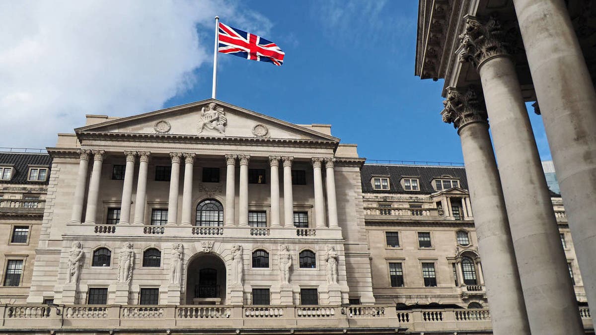 بنك-إنجلترا-يستعد-لرفع-أسعار-الفائدة-إلى-أعلى-مستوى-خلال-13-عاماً