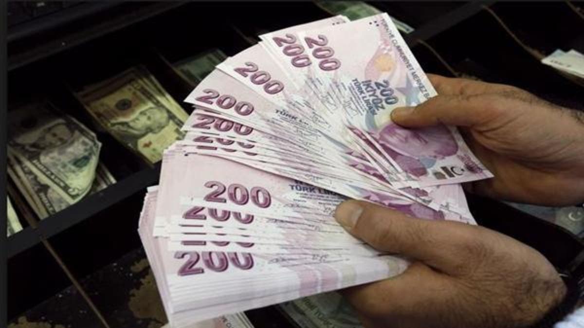 الليرة-التركية-تصعد-6%-مقابل-الدولار-بعد-قيود-على-الإقراض