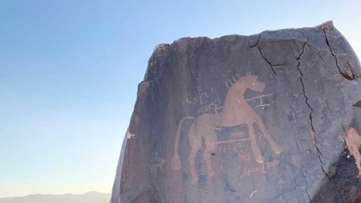 ‏رسوم-ونقوش-صخرية-للحصان-العربي-بمنطقة-حائل