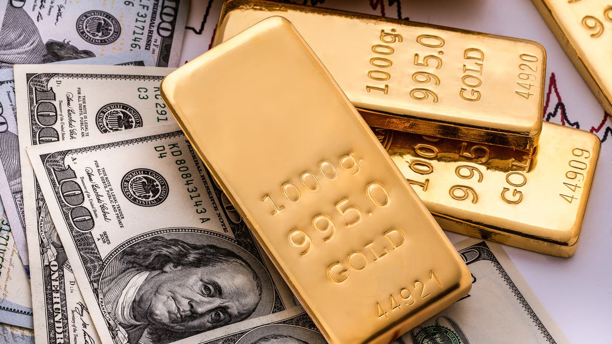 الذهب-في-طريقه-لتسجيل-أسوأ-ربع-منذ-بداية-2021-بعد-أداء-قوي-للدولار