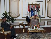 وزير الدفاع يلتقى رئيس أركان القوات المسلحة الإماراتية لبحث تعزيز التعاون المشترك