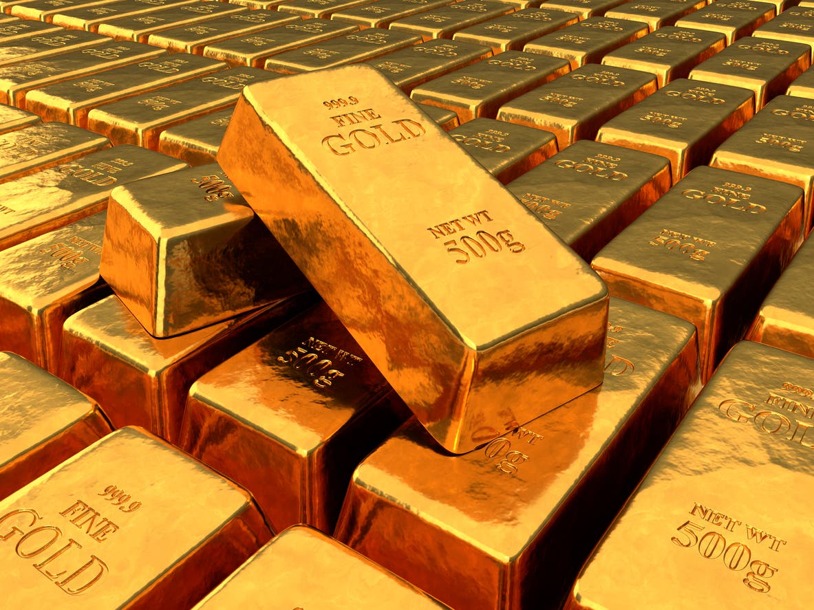 تراجع أسعار الذهب بعد ارتفاعها إلى أعلى مستوى منذ شهر