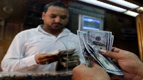 مصر.. الدولار يُراقب أسعار الفائدة والجنيه عند هذا المستوى