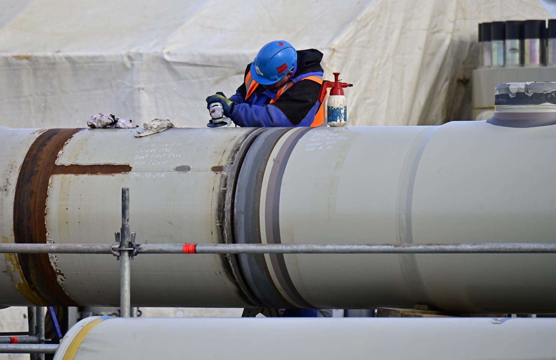 غازبروم الروسية تخفض ضخ الغاز إلى أوروبا عبر خط نورد ستريم بنحو الثلثين