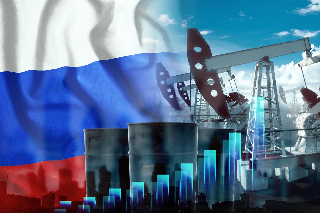 واشنطن تجري محادثات مع مستهلكي النفط الروسي لتحديد سقف الأسعار