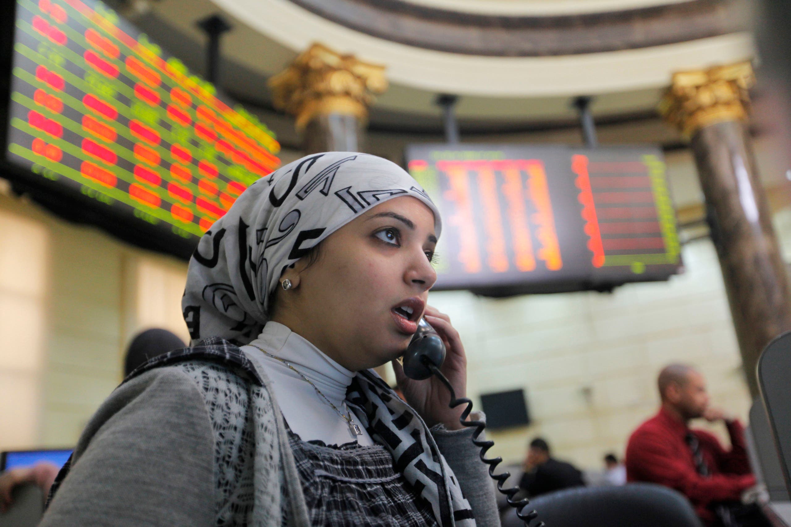 خسائر بـ100 مليار جنيه منذ بداية العام.. هل تمثل بورصة مصر فرصة الآن؟