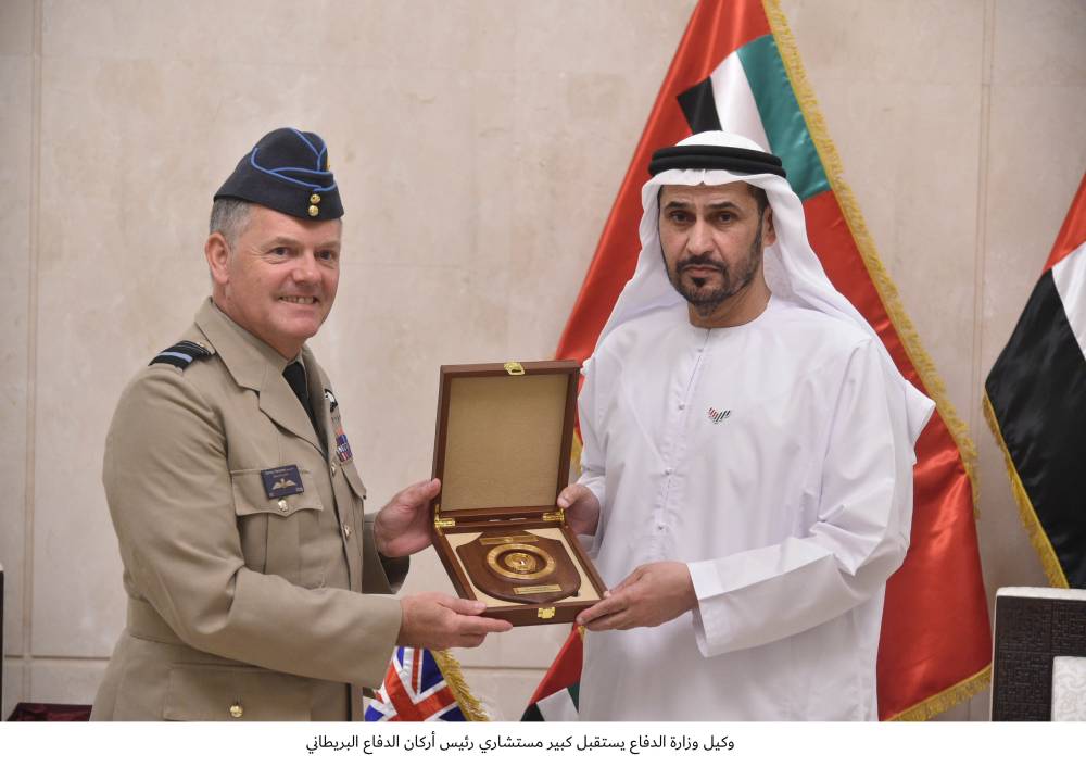 بحث-التعاون-الدفاعي-والعسكري-بين-الإمارات-والمملكة-المتحدة