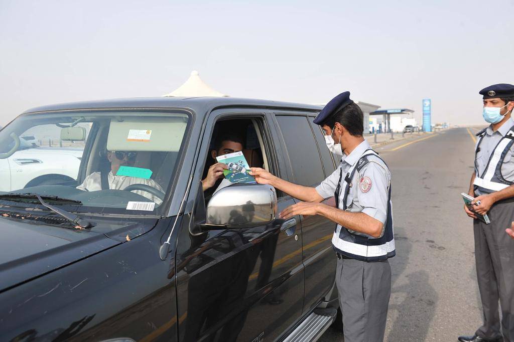 شرطة-أبوظبي-تعزّز-وعي-السائقين-بسلامة-إطارات-المركبات