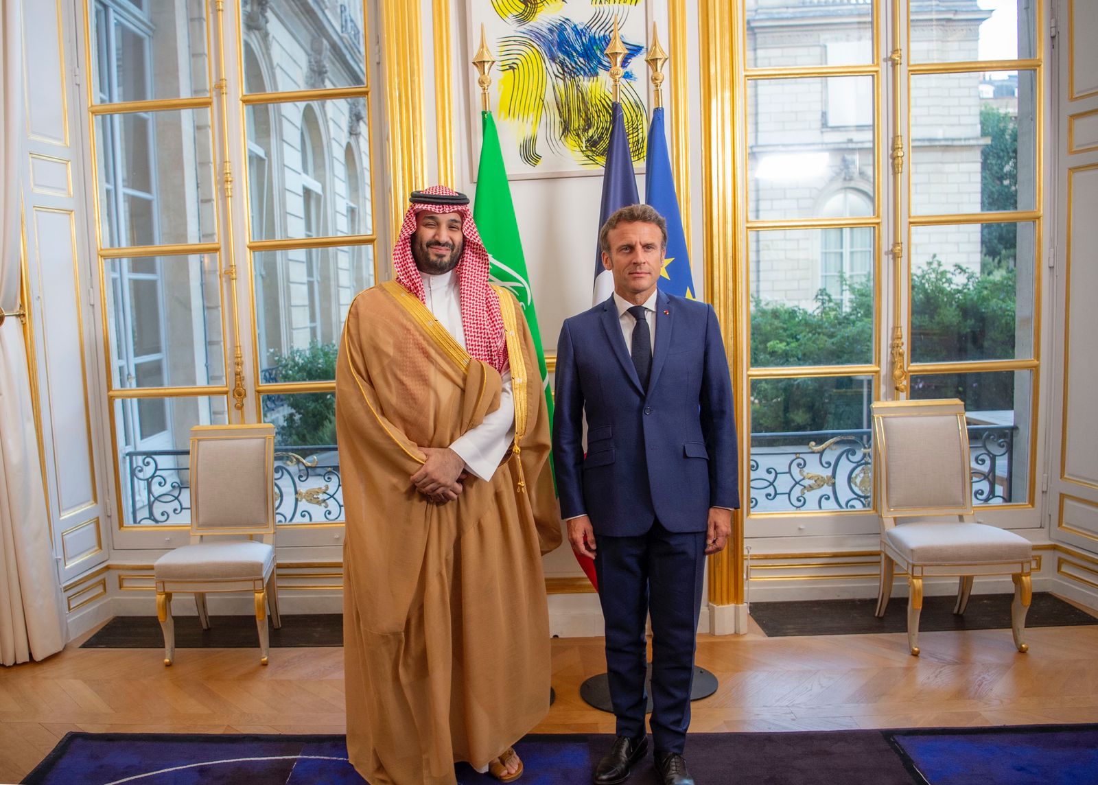 سمو-ولي-العهد-يلتقي-الرئيس-الفرنسي-في-قصر-الإليزيه-بالعاصمة-باريس-صور