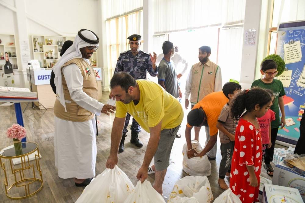 «الشارقة-الخيرية»-تساعد-متضرري-الأمطار-في-المنطقة-الشرقية