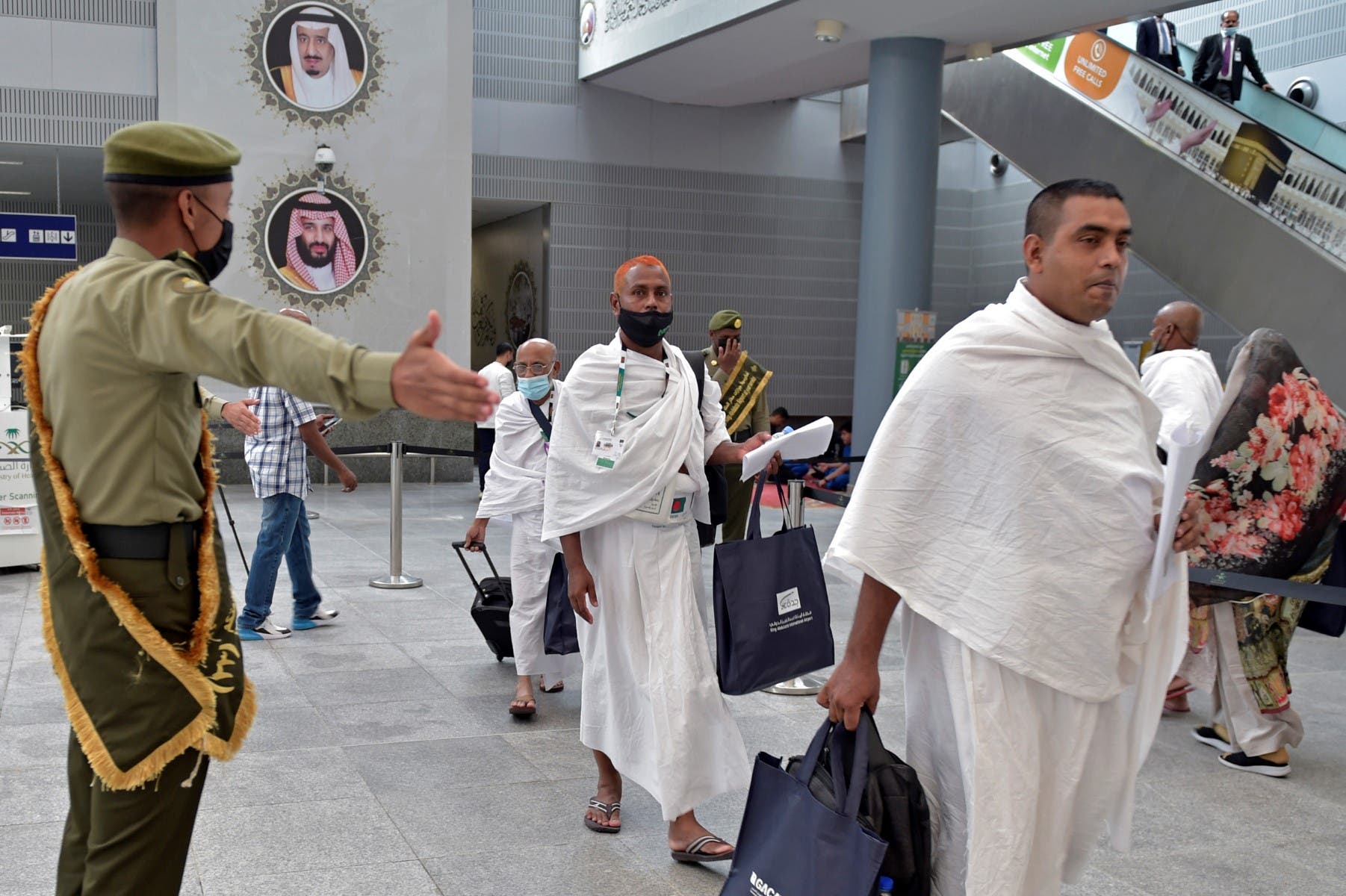 من وصول الحجاج إلى مطار الملك عبدالعزيز