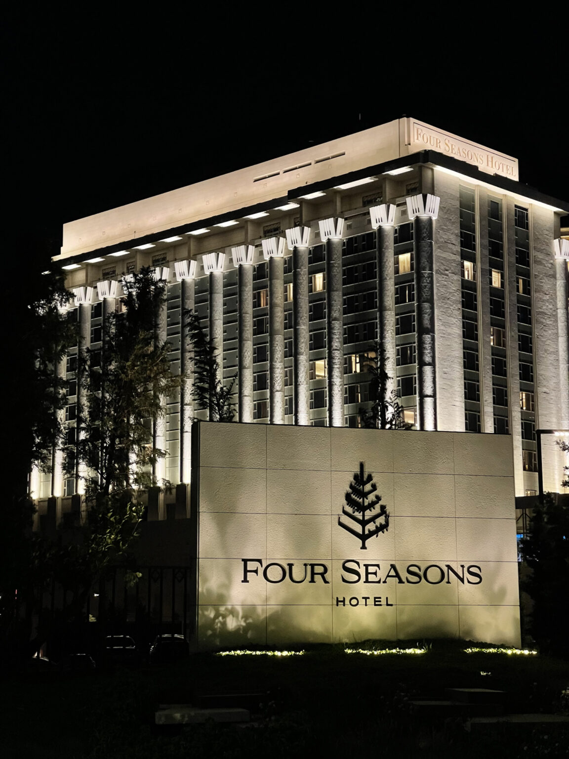فندق-فورسيزونز-عمان-يحصد-جائزة-ترافيل-آند-ليجر-للعام-2022