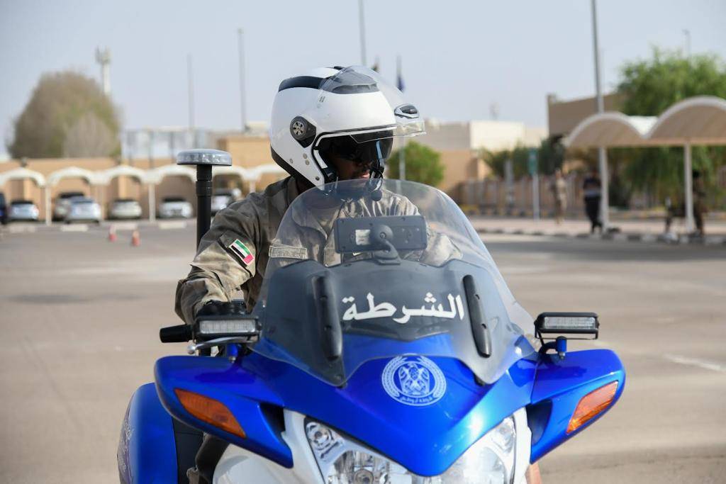 تخريج-دورة-«الدراجات-النارية»-في-شرطة-أبوظبي