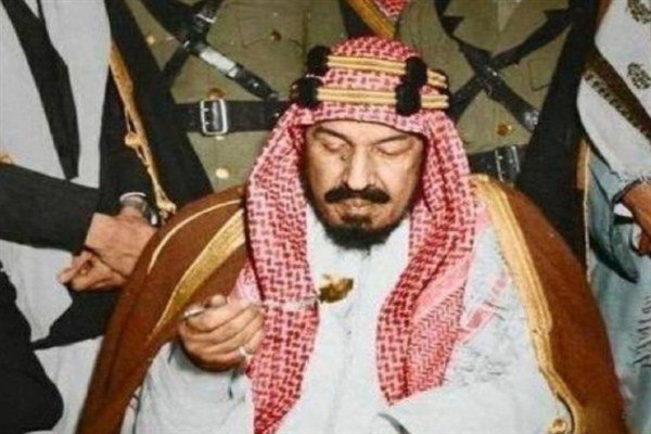 صورة-نادرة-للملك-عبدالعزيز-يعود-تاريخها-لأكثر-من-70-عامًا