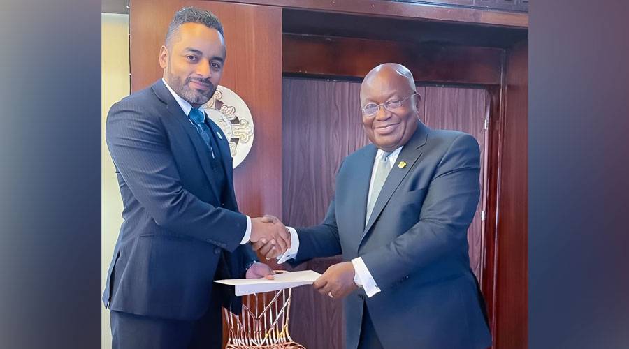 رئيس-غانا-يستقبل-القائم-بالأعمال-في-سفارة-الدولة