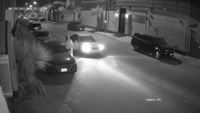 الشرطة-تكشف-ملابسات-سرقة-سيارة-من-أمام-منزل-صاحبها-في-الرياض-باستخدام-جهاز-مقوي-إشارة