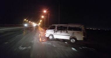 إصابة-8-أشخاص-في-انقلاب-ميكروباص-على-الطريق-الصحراوى-الغربى-بسوهاج