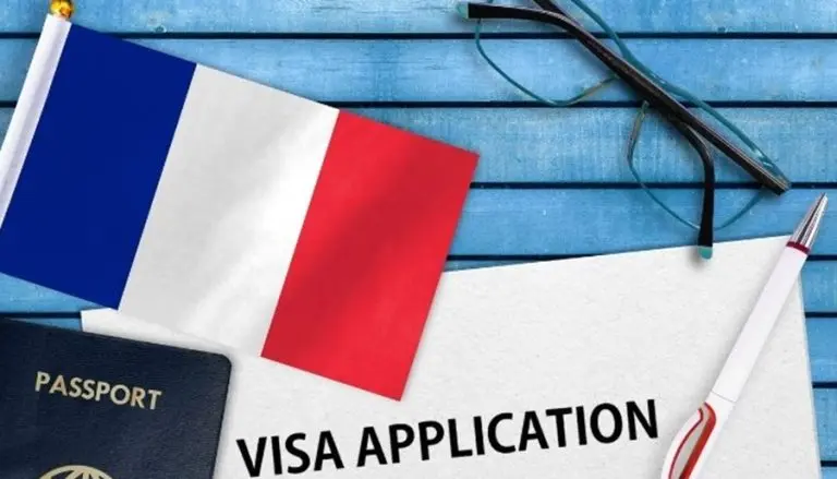 السفارة-الفرنسية-في-الرياض-تعلن-عن-بدء-استئناف-إصدار-التأشيرات-المعلقة