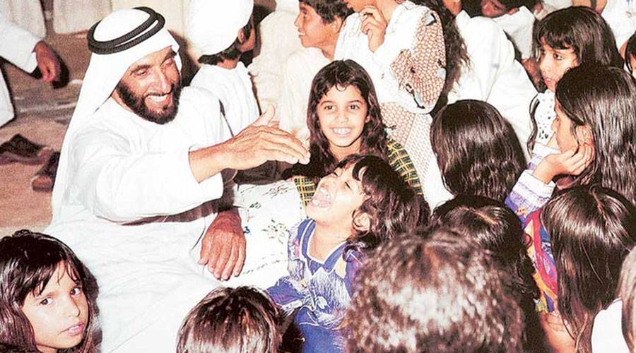 أطفال-الإمارات.-في-قلب-القيادة
