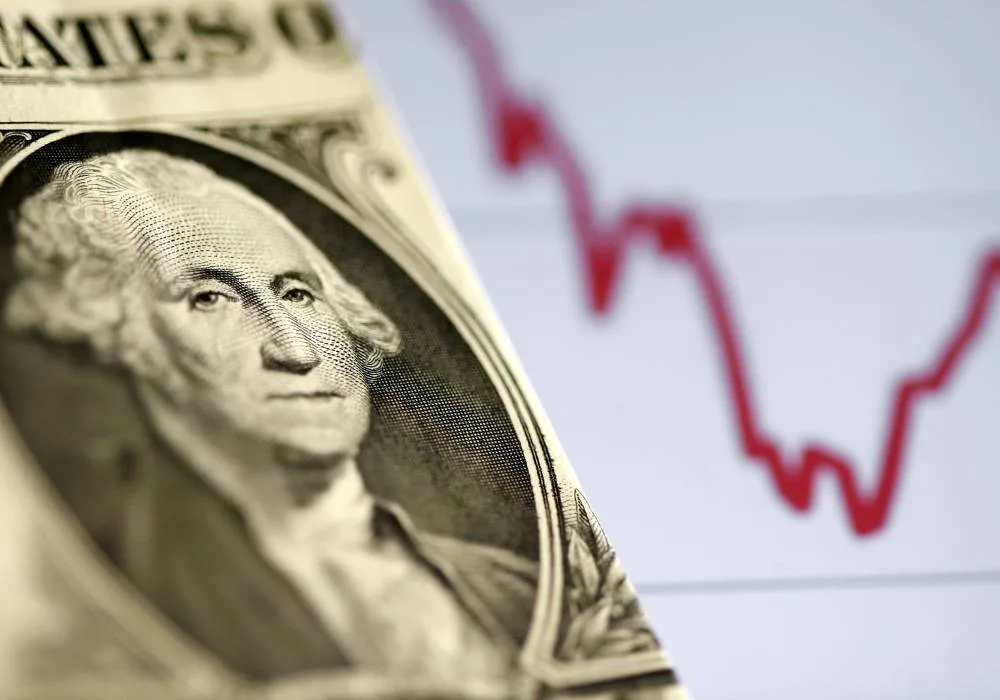 الدولار-يستقر-مع-تراجع-الإقبال-على-المخاطرة