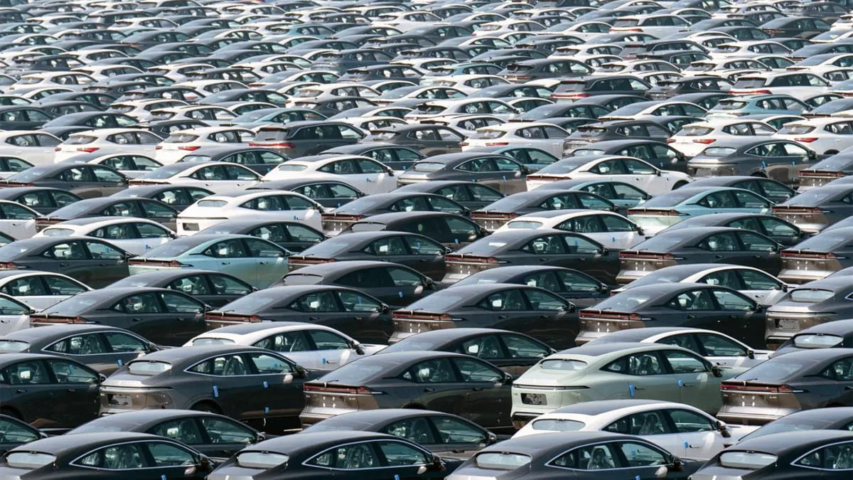 الحكومة-تعلن-وقف-التعاقد-على-شراء-السيارات-حتى-30-يونيو-2024