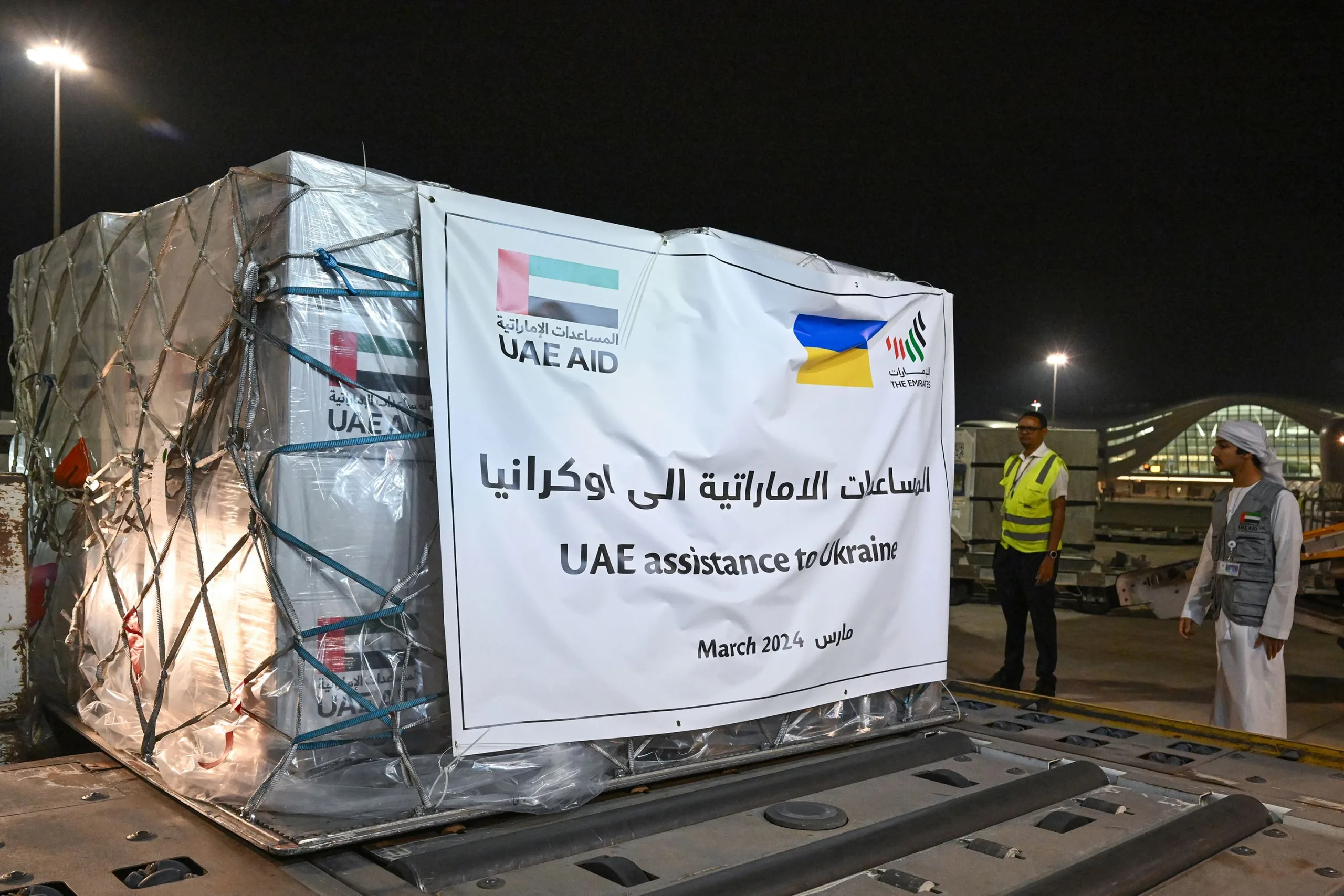 الإمارات-ترسل-50-طن-مواد-غذائية-لمساعدة-المتضررين-في-أوكرانيا
