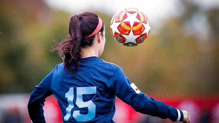 “400-لاعبة-مسجلة-فقط”.-فيفا-ينشر-استبيانا-عن-كرة-القدم-النسائية-في-مصر