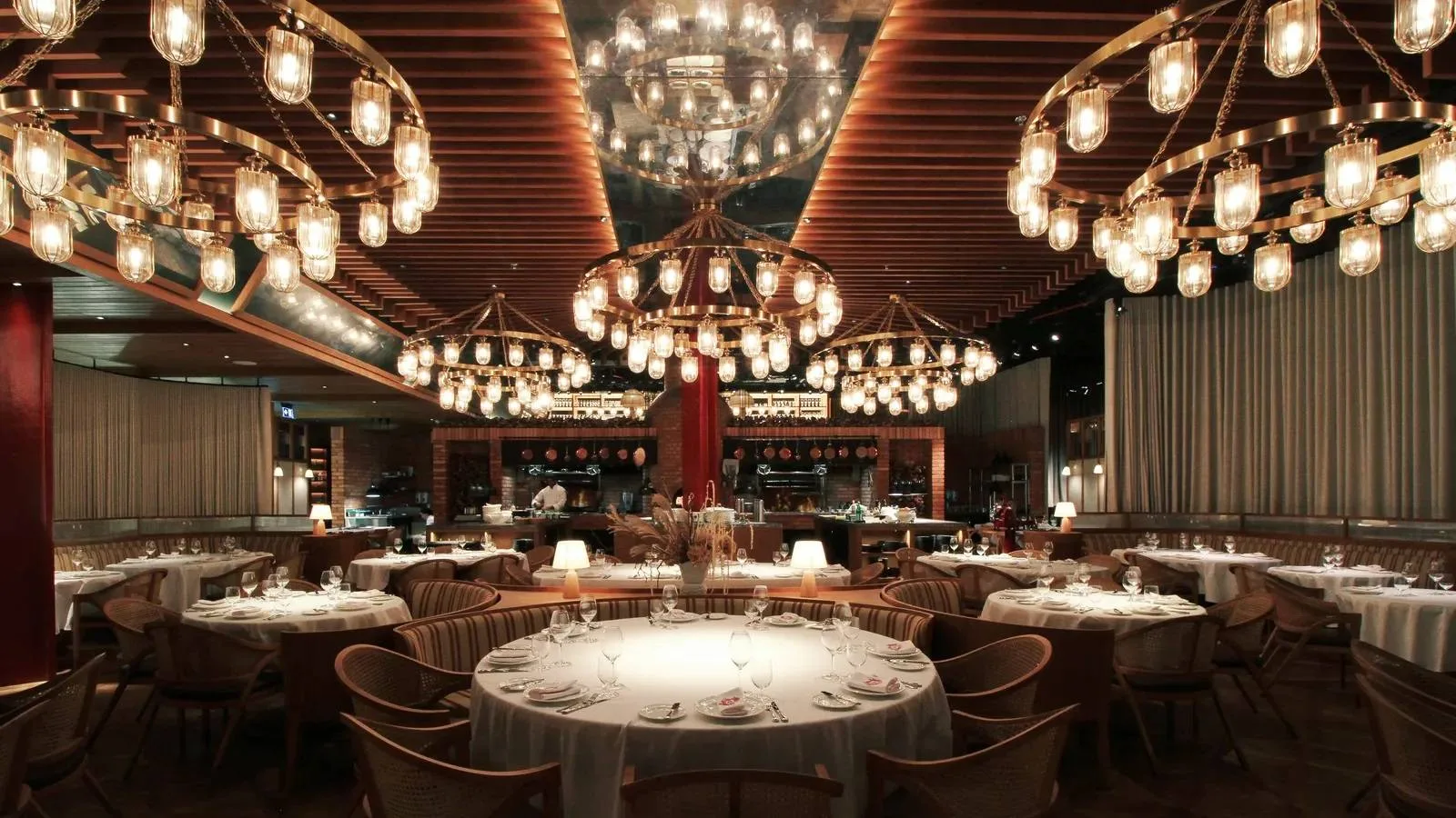 دبي-تحجز-طاولتين-في-قائمة-أفضل-مطاعم-العالم-2024