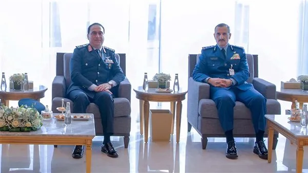 قائد-القوات-الجوية-يلتقي-نظيره-السعودي-ويحضر-حفل-تخريج-الدفعة-103-بكلية-الملك-فيصل