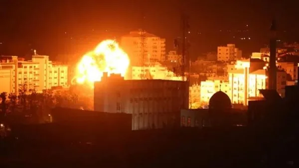 فلسطين.-الاحتلال-الإسرائيلي-ينسف-مباني-سكنية-في-محيط-الكلية-الجامعية-جنوب-غزة